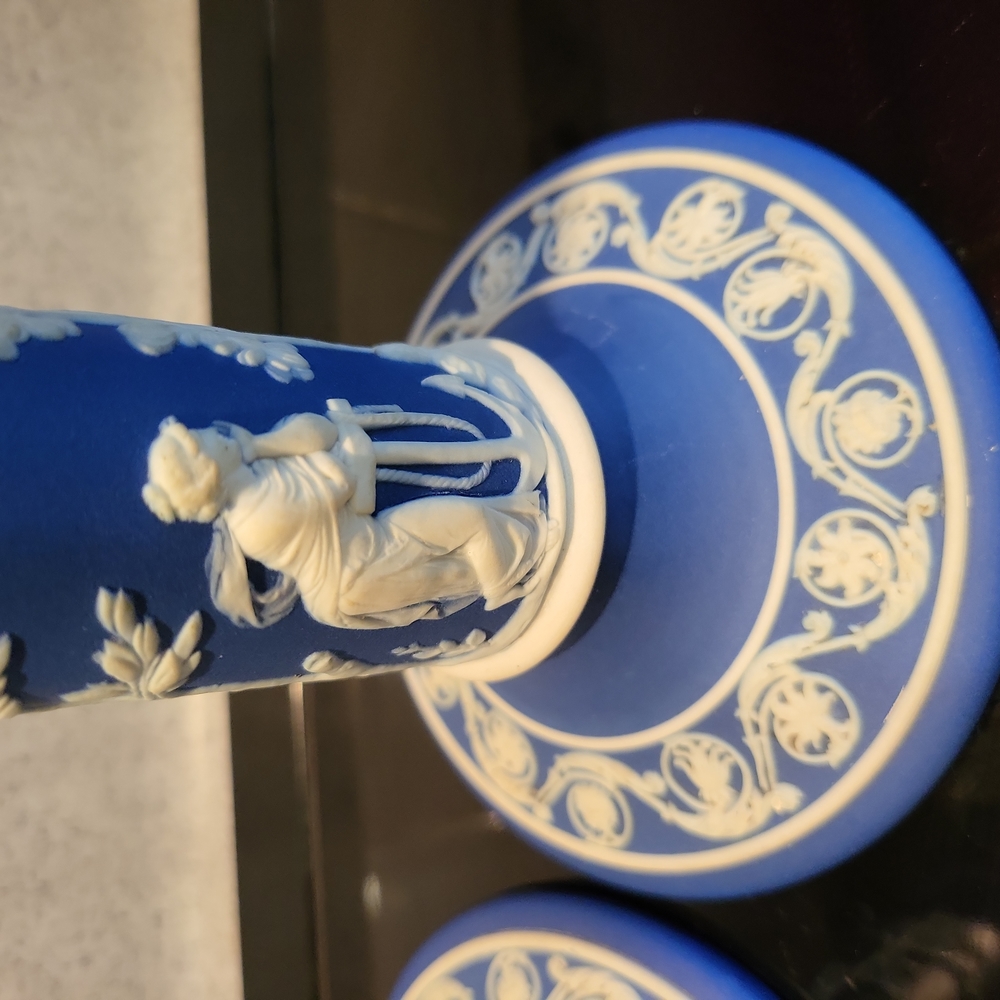 Pair of Dark Blue Wedgwood Jasperware Candlesticks Candle Holders 7 3/4" - Picture 6 of 16